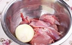 Steamed rabbit cutlets in a slow cooker Rabbit cutlets recipes