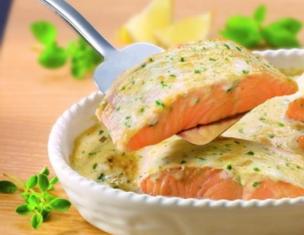 كم هي لذيذة ملح سمك السلمون كوهو - وصفات منزلية بسيطة