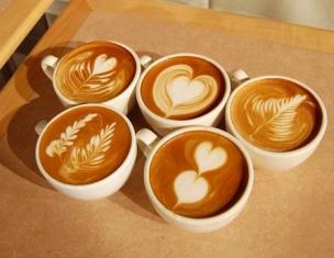 Cum se prepară cafeaua cappuccino: proporții exacte și tehnică