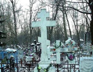 Защо да отидете на казанските гробища и какво да видите там