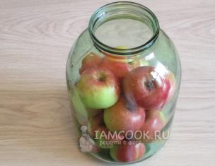แอปเปิ้ลแช่ในขวดสำหรับฤดูหนาว สูตรที่ง่ายที่สุดในการดองแอปเปิ้ล