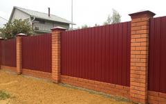 Building a brick fence: tips and tricks Making a fence from facing bricks with your own hands