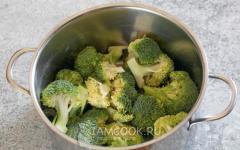 Supa piure de broccoli - reteta cu fotografie